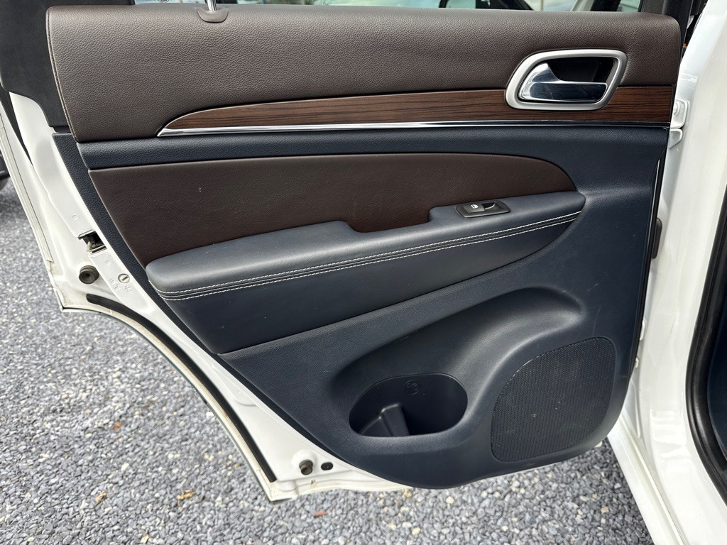 2016 Jeep Grand Cherokee Image 12