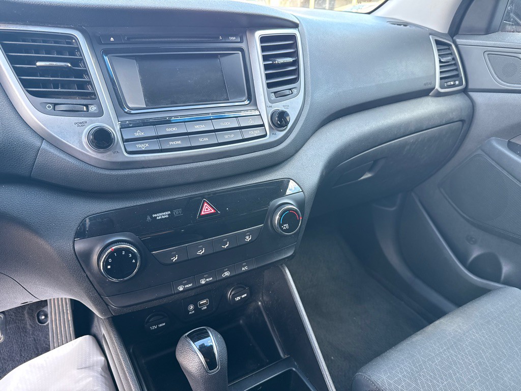2016 Hyundai Tucson Image 6