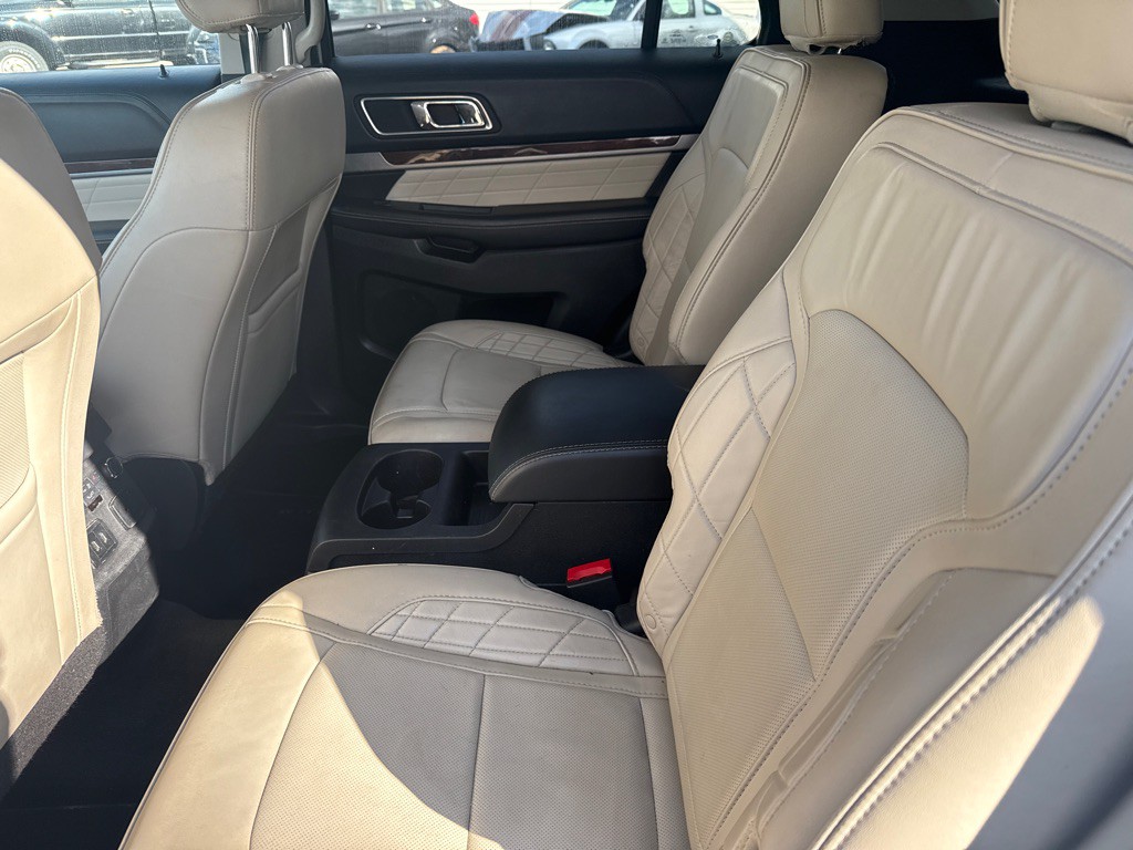 2016 Ford Explorer Image 15