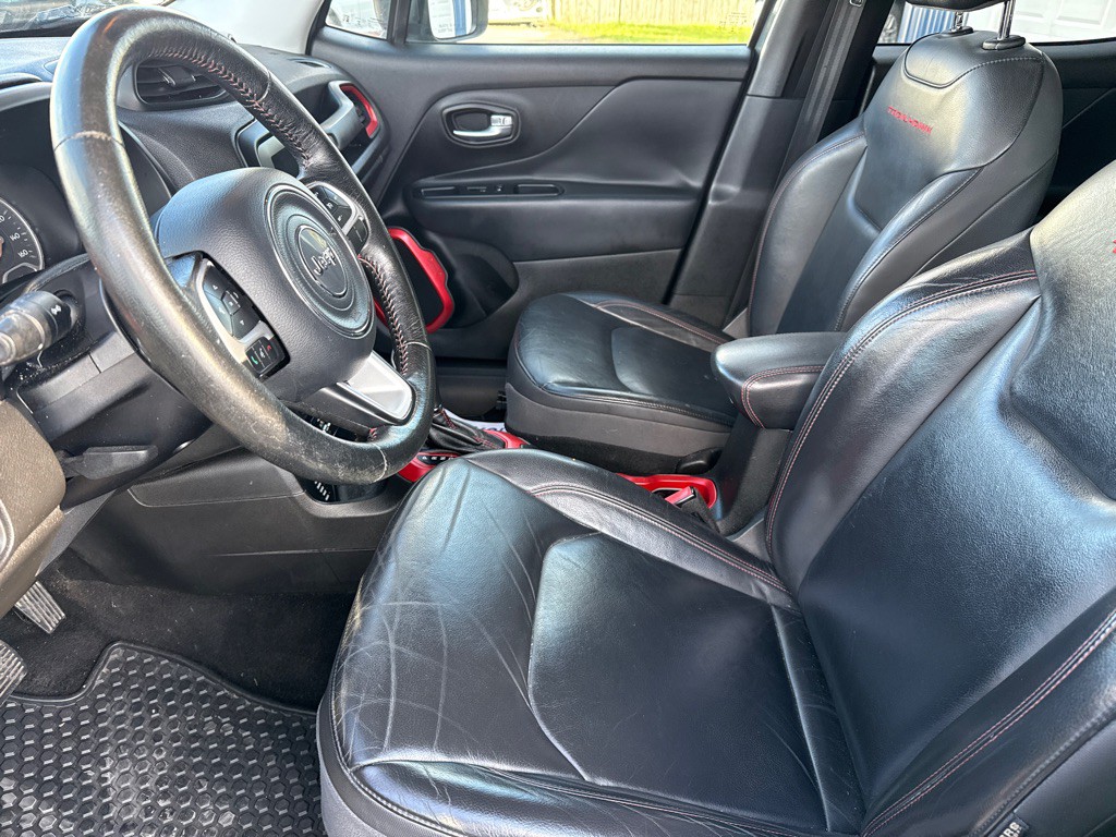 2016 Jeep Renegade Image 6