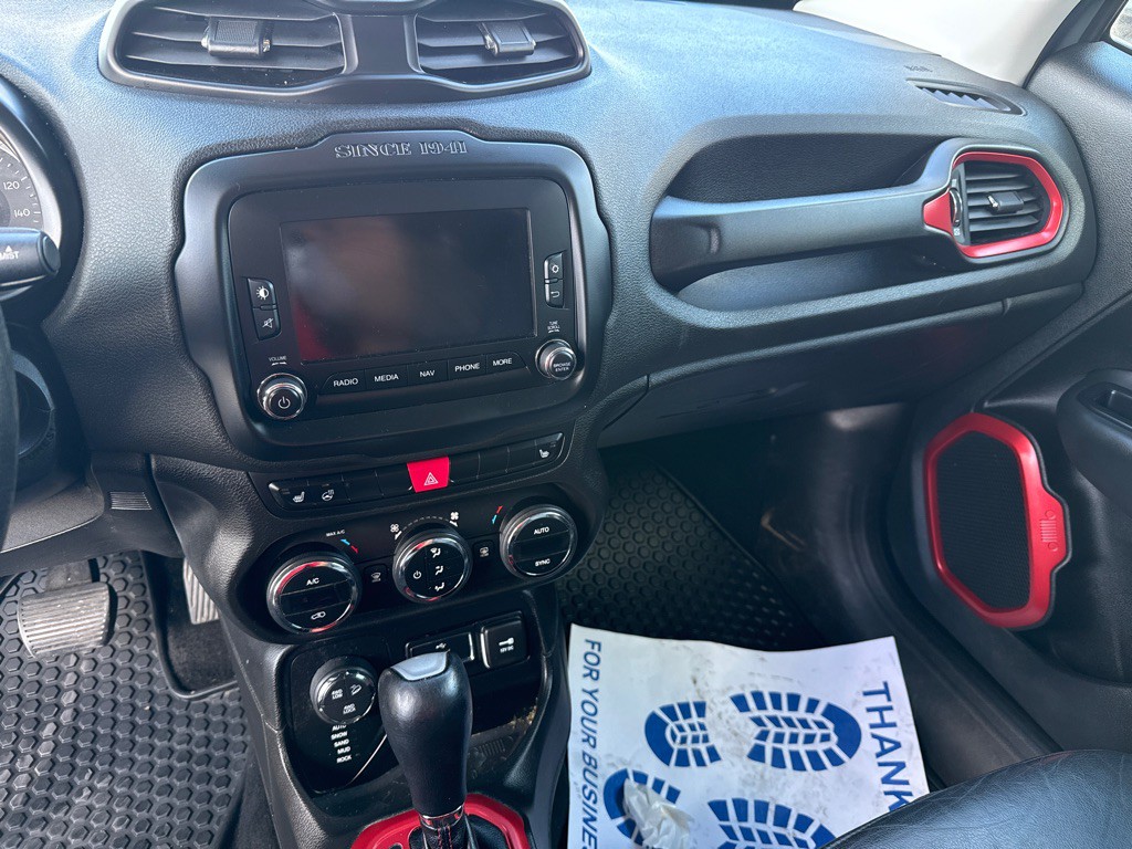 2016 Jeep Renegade Image 8