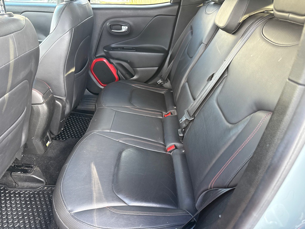2016 Jeep Renegade Image 11