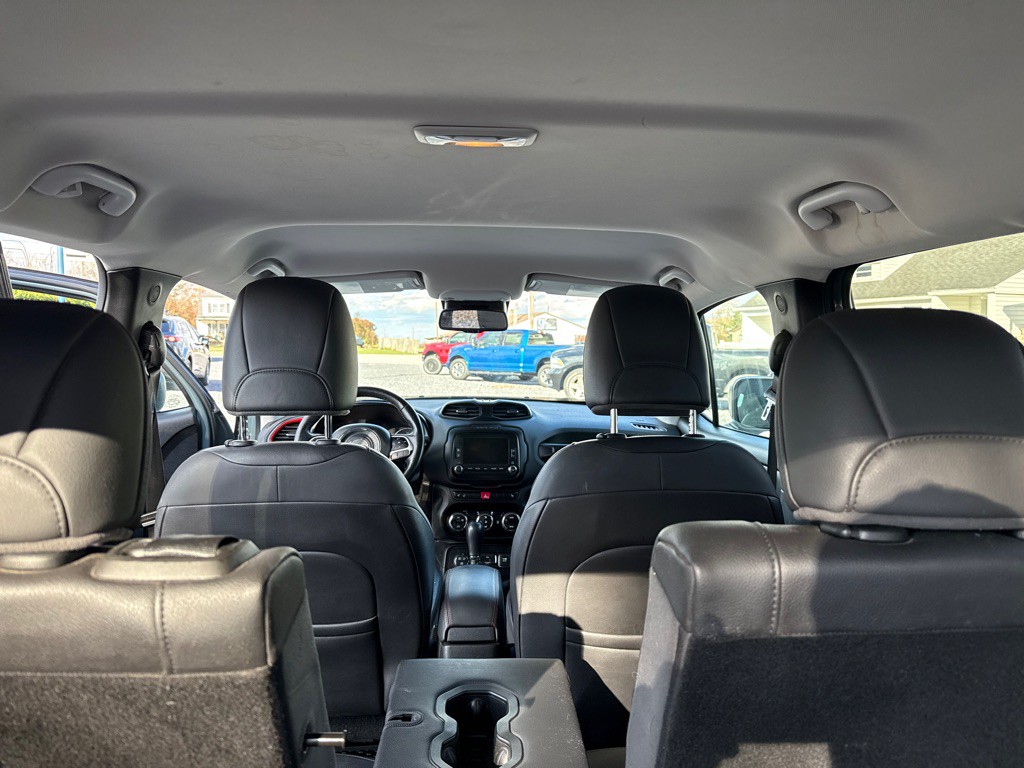 2016 Jeep Renegade Image 13