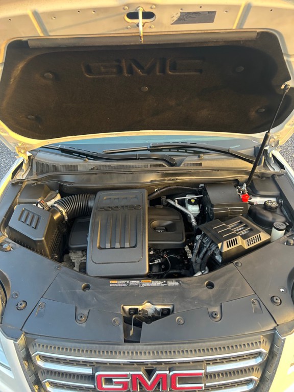 2017 GMC Terrain Image 2