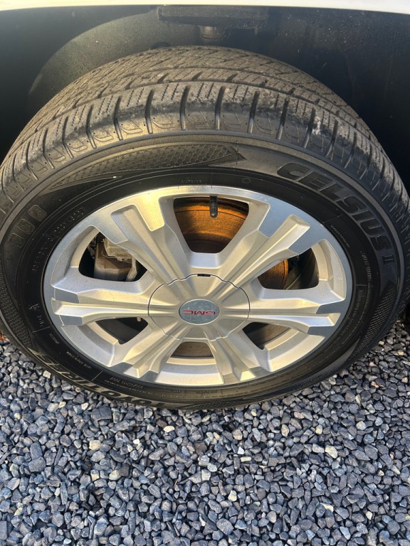 2017 GMC Terrain Image 3