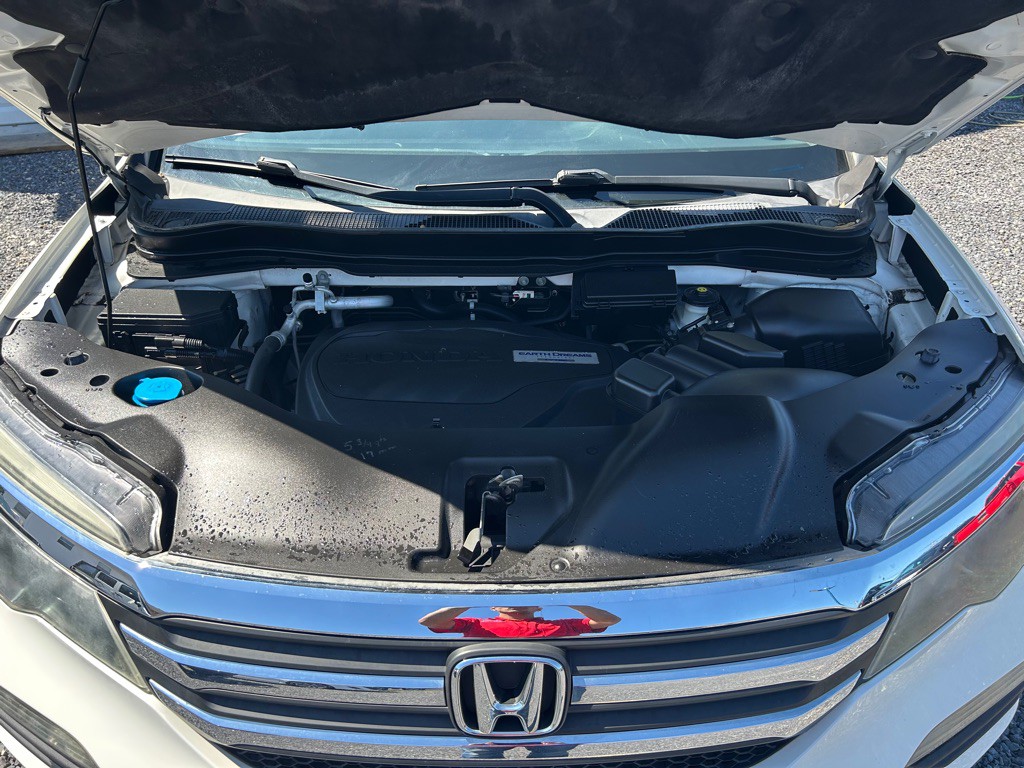 2018 Honda Pilot Image 2