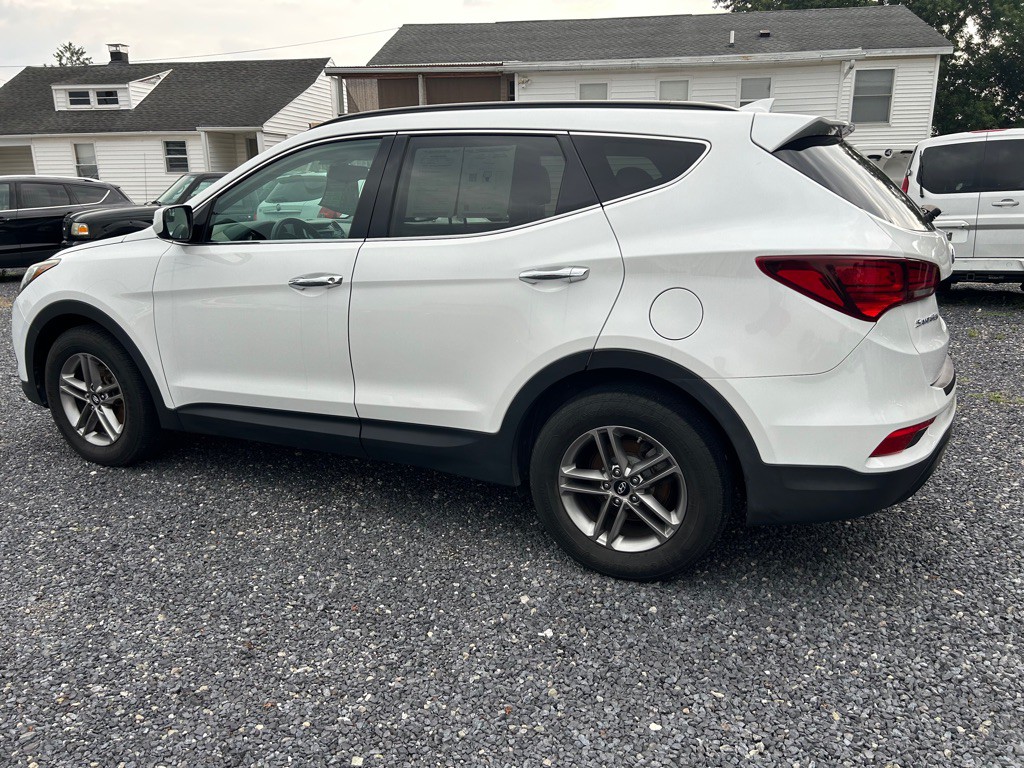 2017 Hyundai Santa Fe Image 3