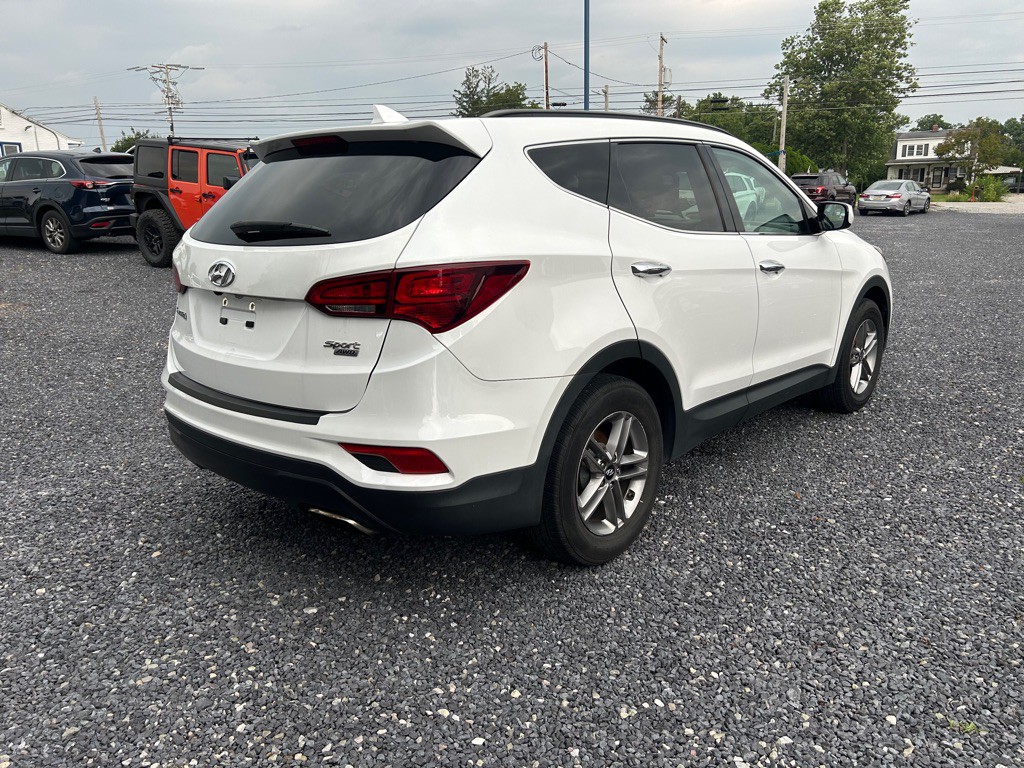 2017 Hyundai Santa Fe Image 5