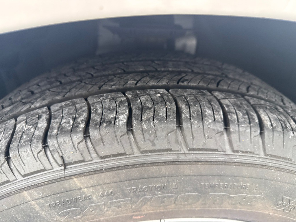 2017 Ford Edge Image 3