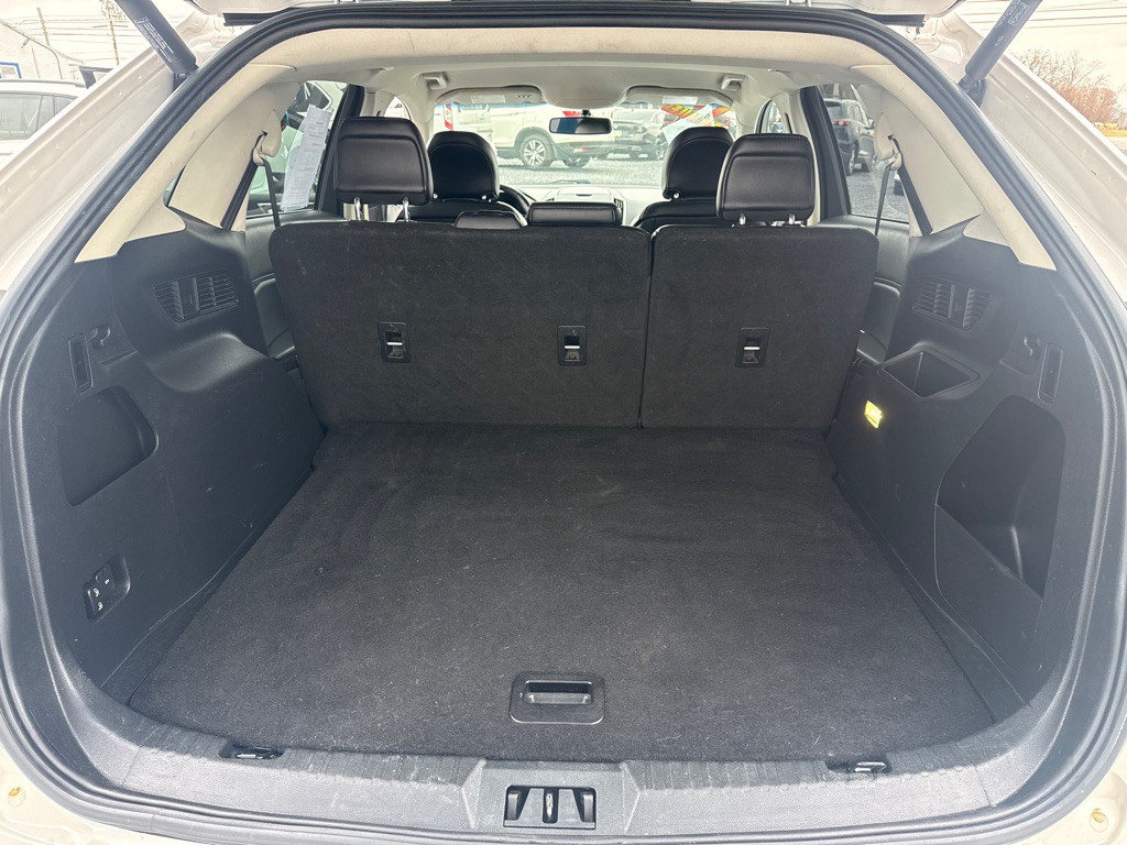 2017 Ford Edge Image 12
