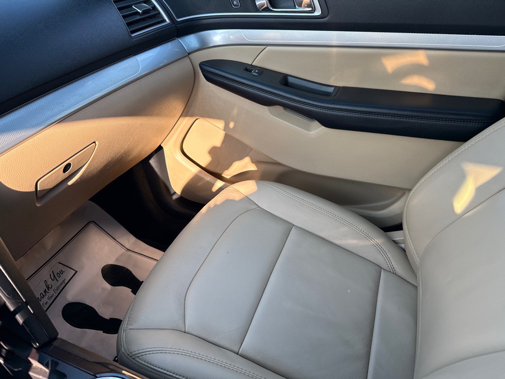 2017 Ford Explorer Image 12