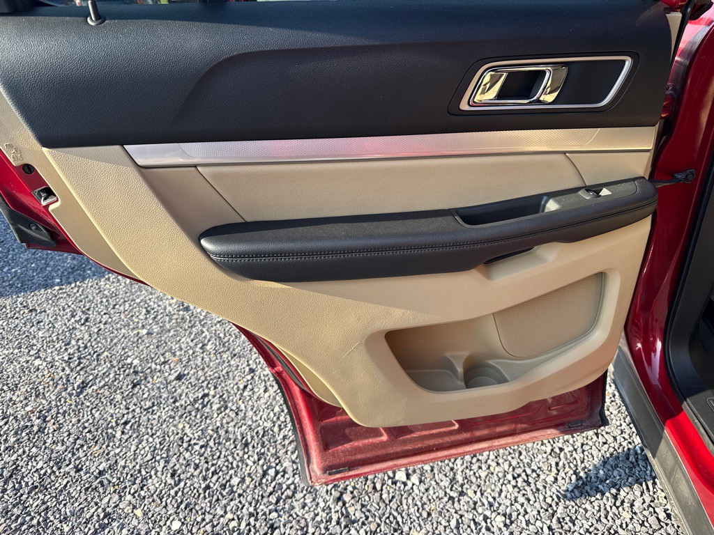 2017 Ford Explorer Image 13