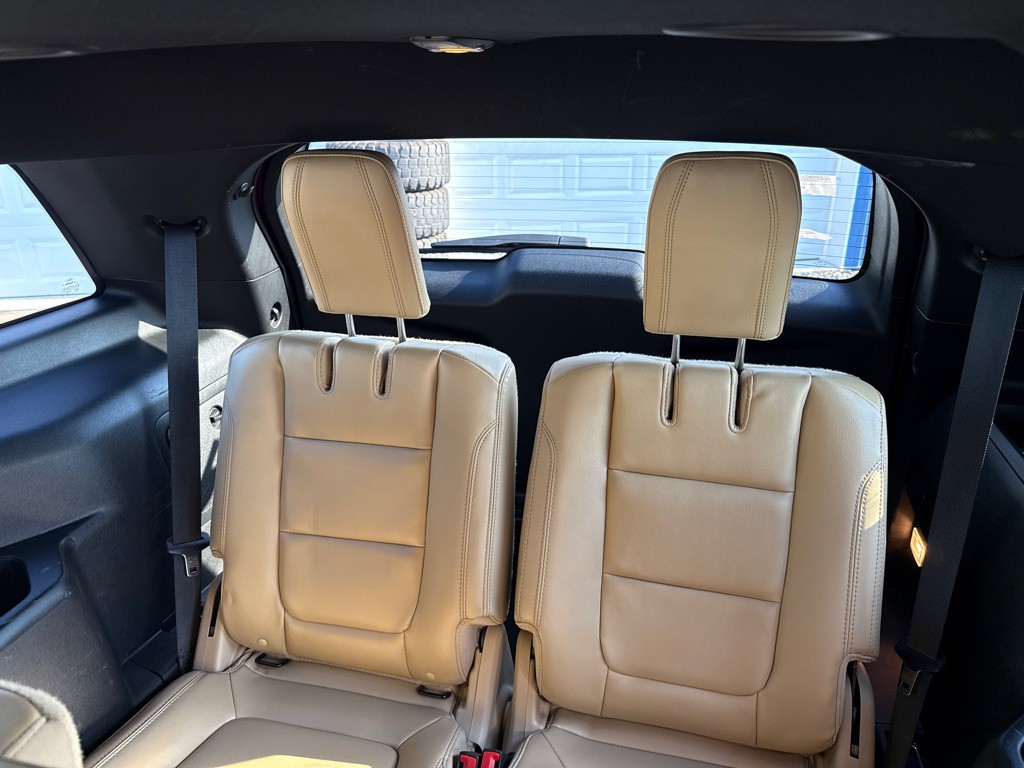 2017 Ford Explorer Image 16