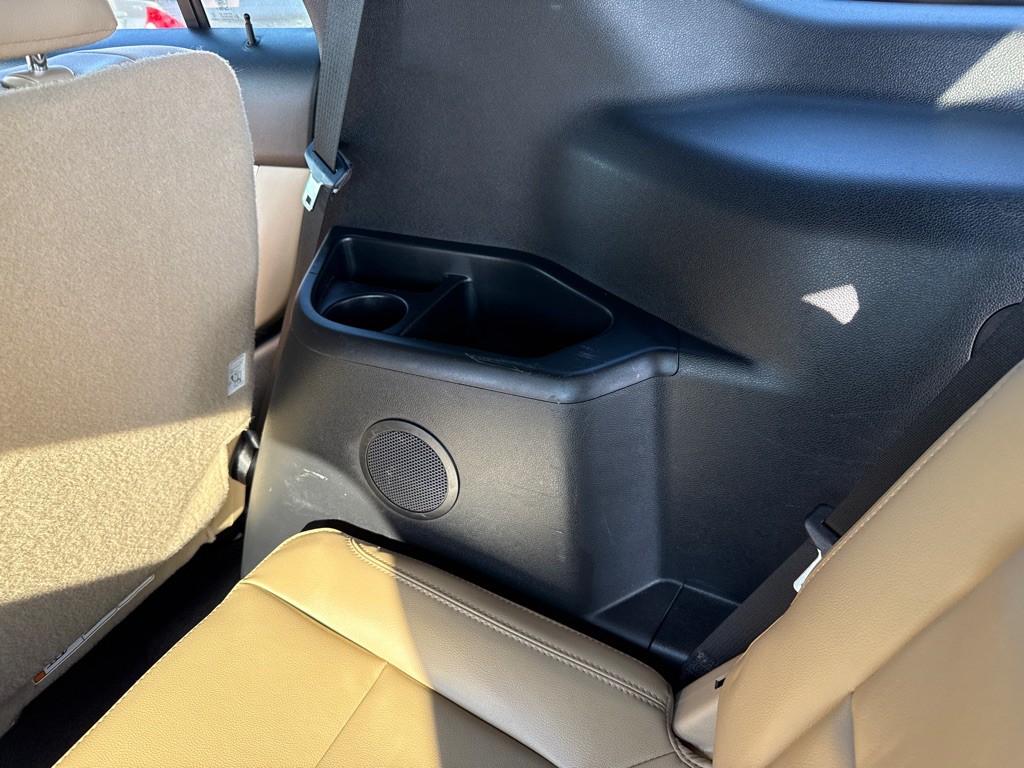 2017 Ford Explorer Image 17