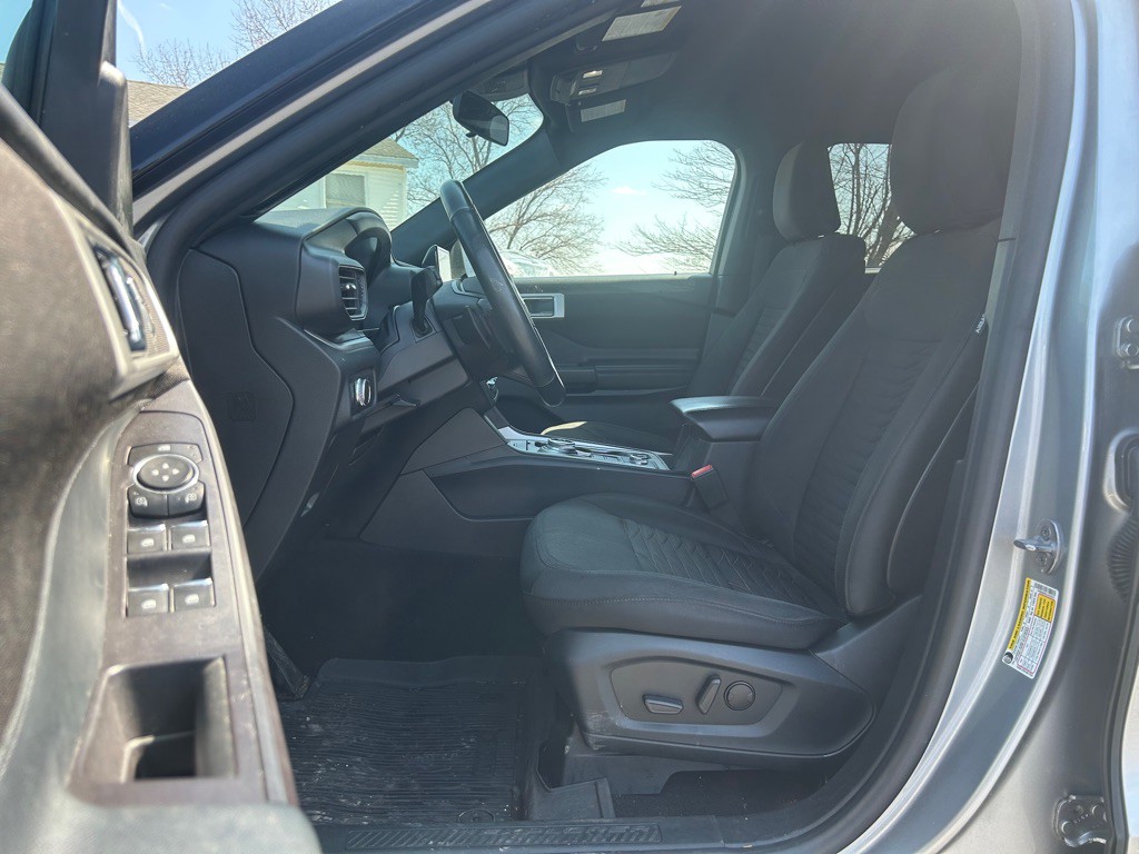 2020 Ford Explorer Image 4