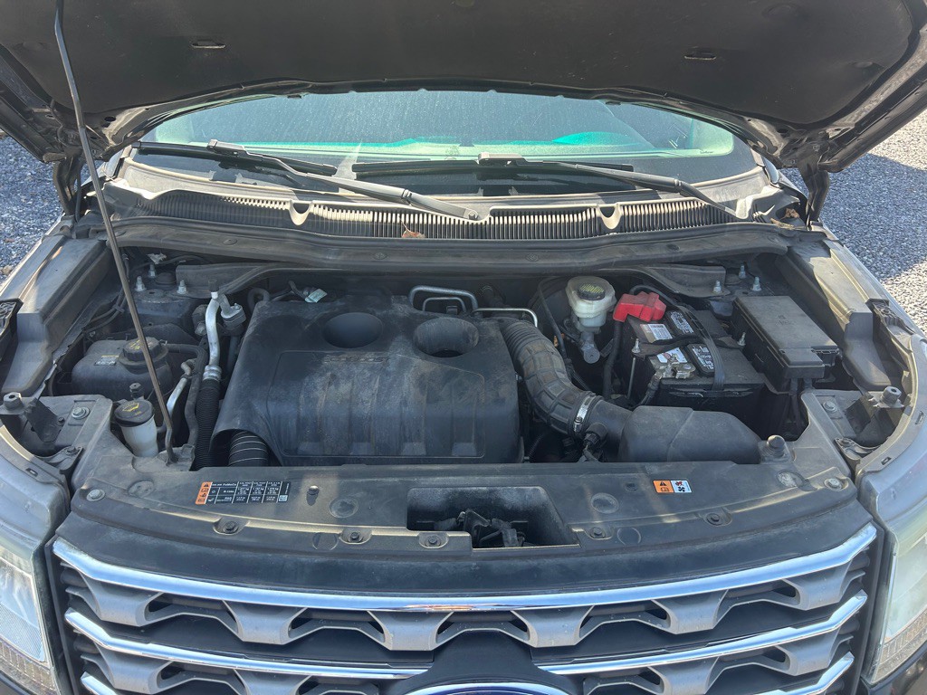 2016 Ford Explorer Image 2