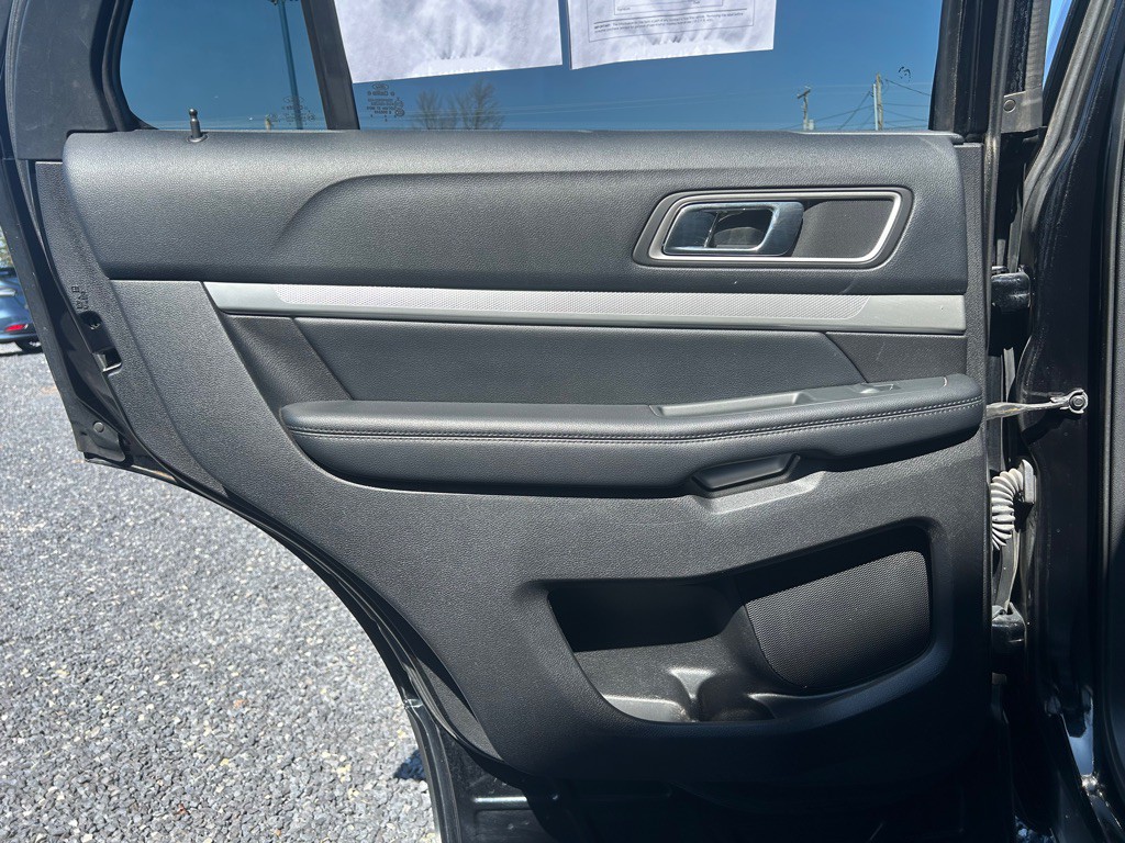 2016 Ford Explorer Image 8
