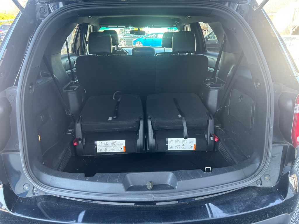 2016 Ford Explorer Image 11