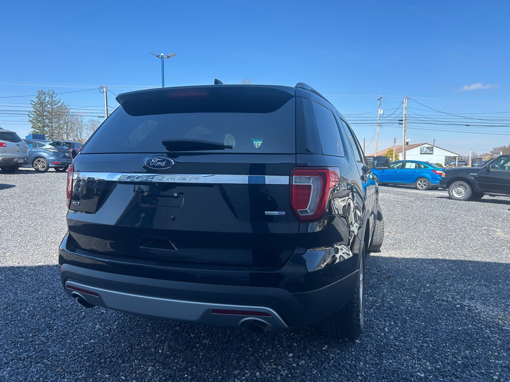 2016 Ford Explorer Image 12