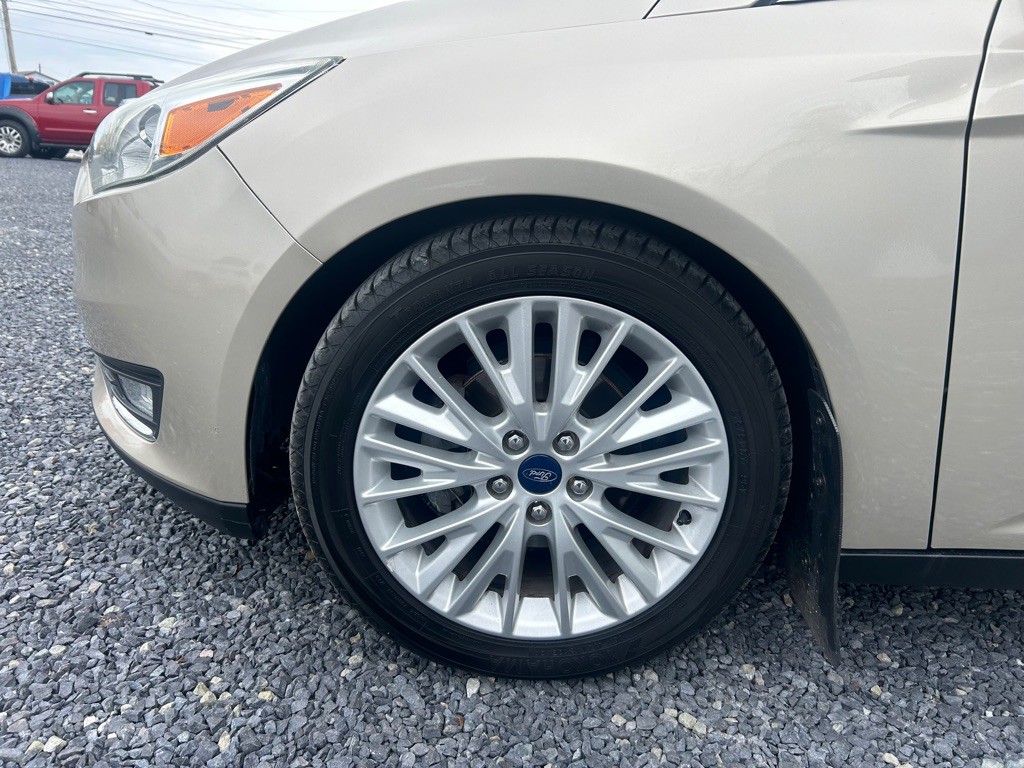 2018 Ford Focus Image 2