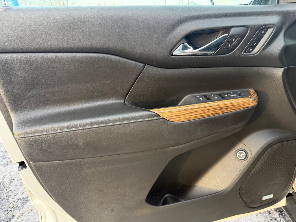 2017 GMC Acadia Image 4