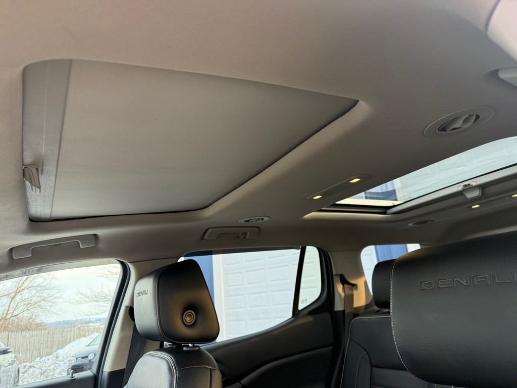 2017 GMC Acadia Image 14