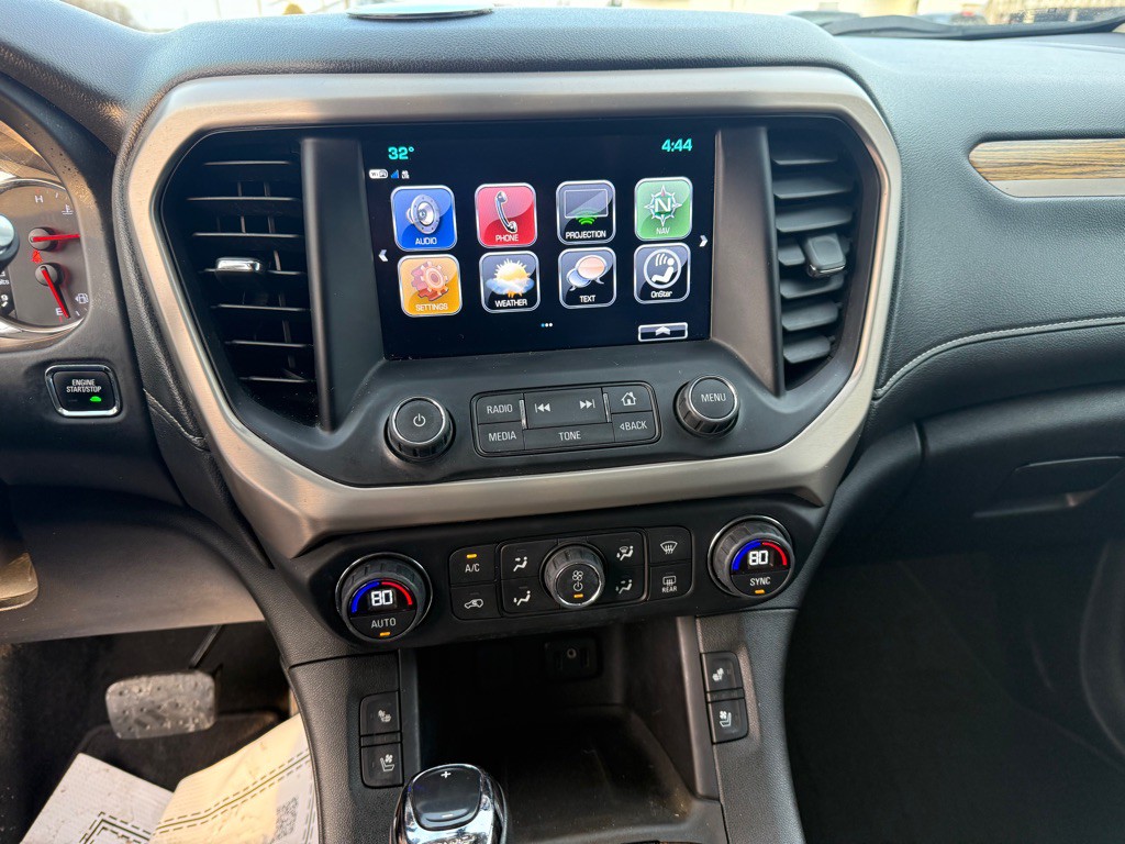 2017 GMC Acadia Image 11