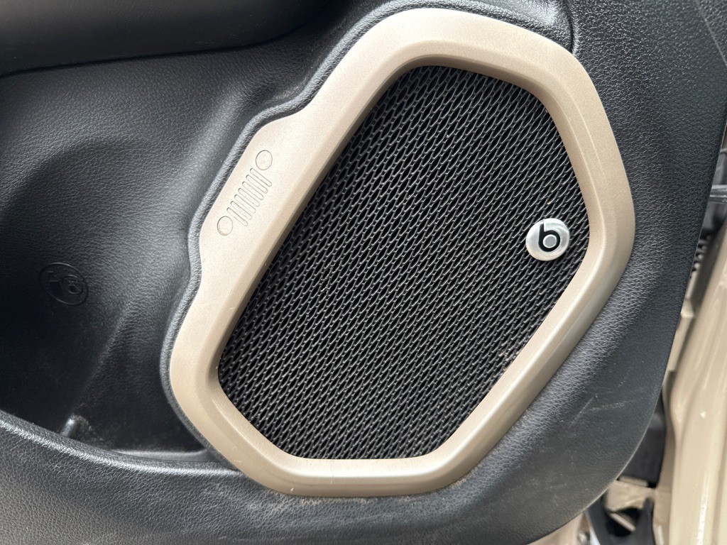 2017 Jeep Renegade Image 6