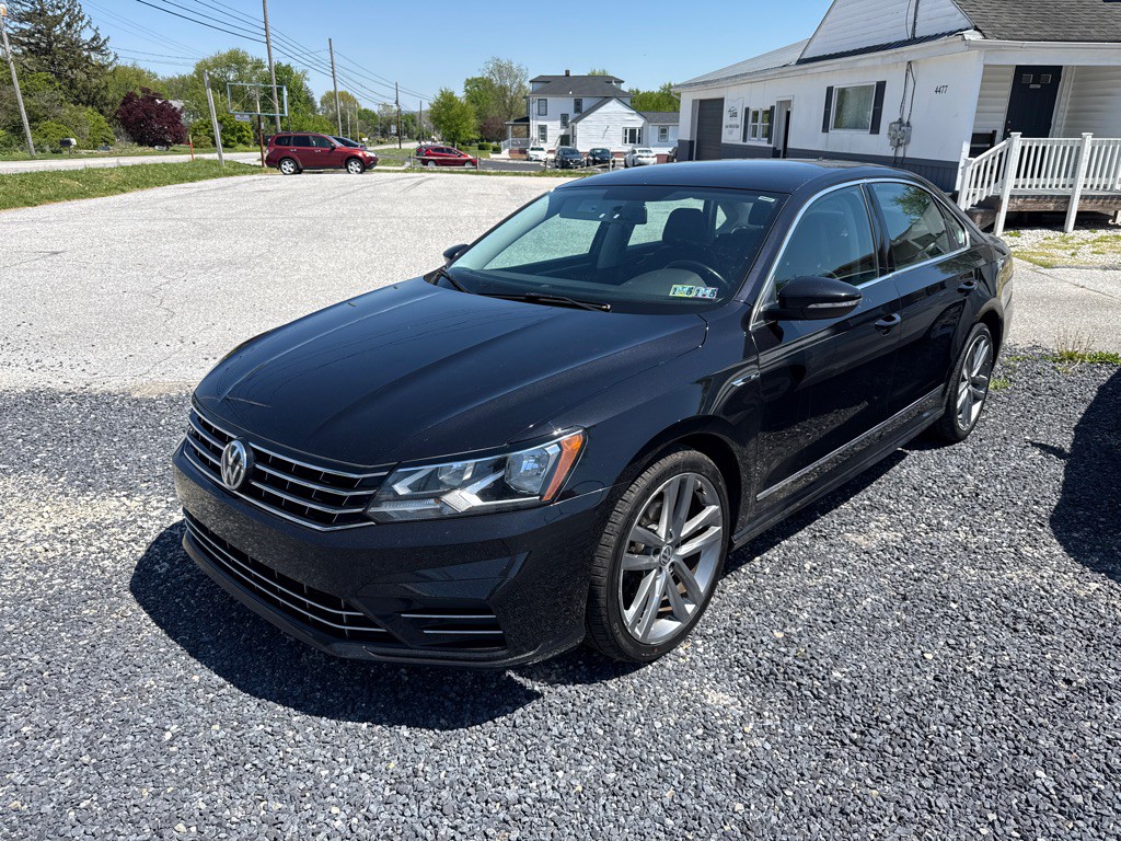 2017 Volkswagen Passat Image 1