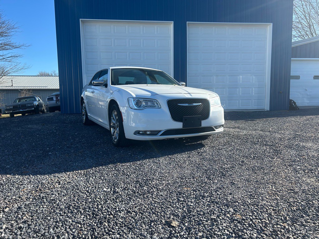 2018 Chrysler 300 Image 1