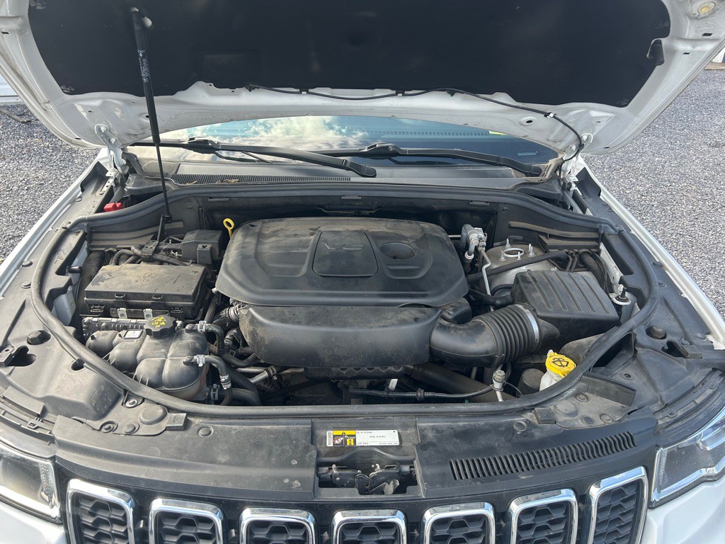 2019 Jeep Grand Cherokee Image 2