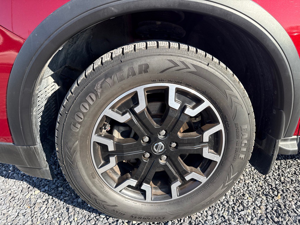 2020 Nissan Pathfinder Image 2