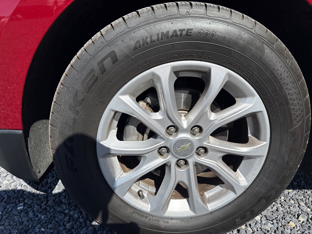 2018 Chevrolet Equinox Image 2