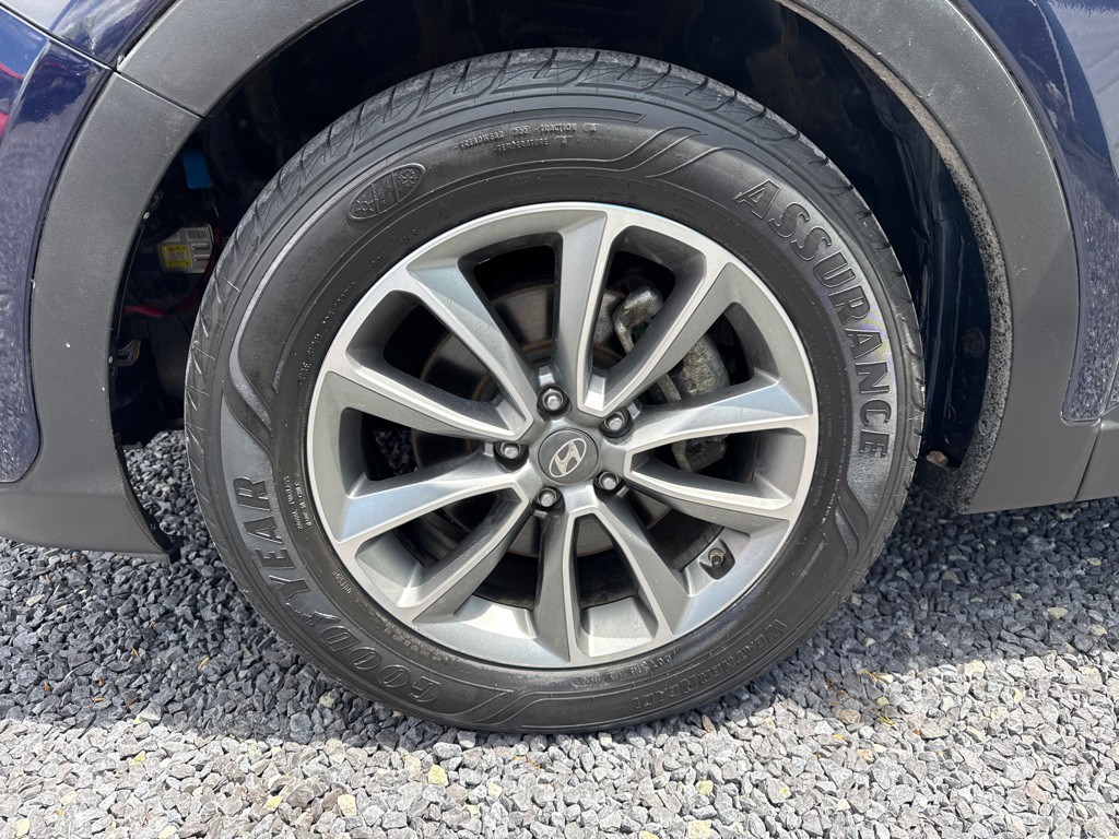 2018 Hyundai Santa Fe Image 2