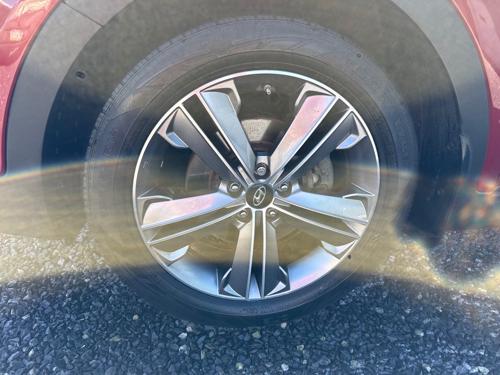 2015 Hyundai Santa Fe Image 2