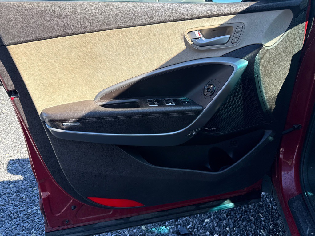 2015 Hyundai Santa Fe Image 3