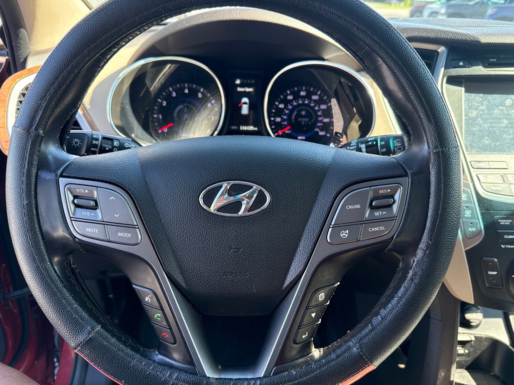2015 Hyundai Santa Fe Image 10