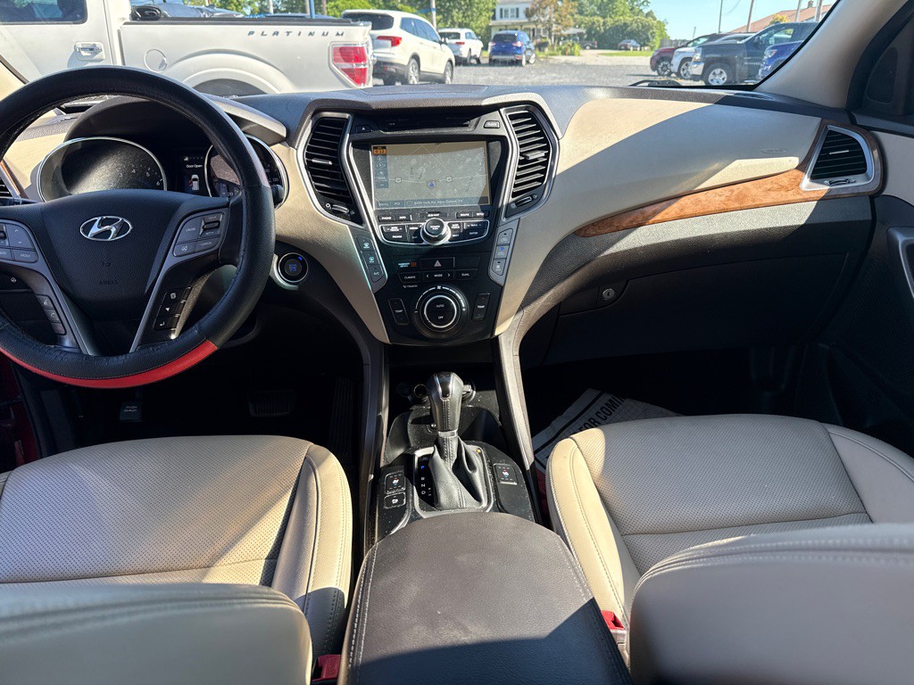 2015 Hyundai Santa Fe Image 11