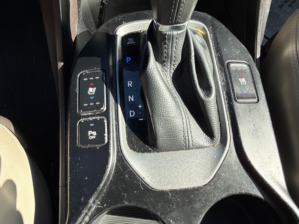 2015 Hyundai Santa Fe Image 13