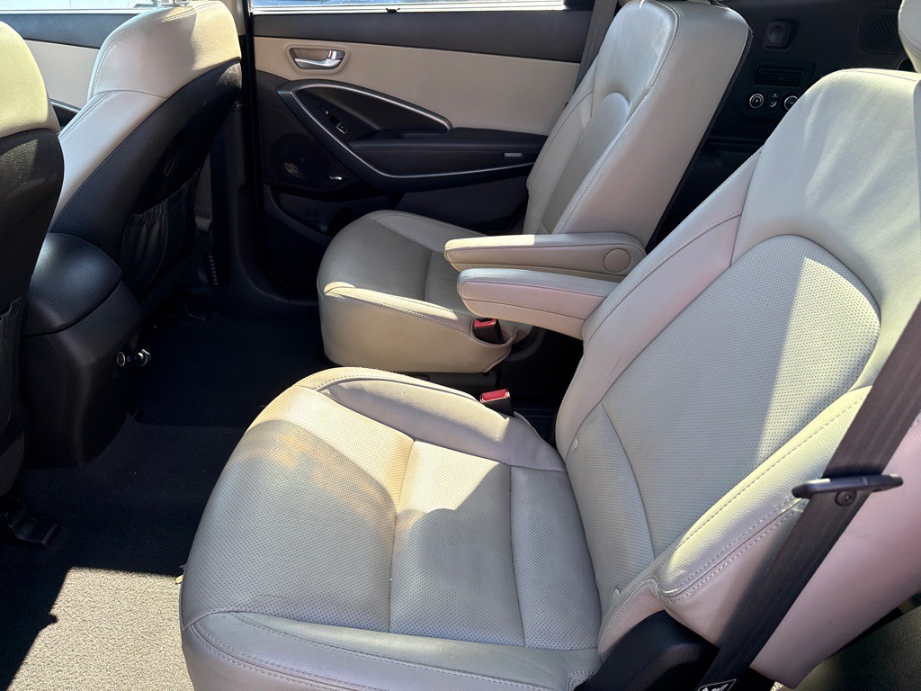 2015 Hyundai Santa Fe Image 19