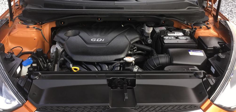2016 Hyundai Veloster Image 2