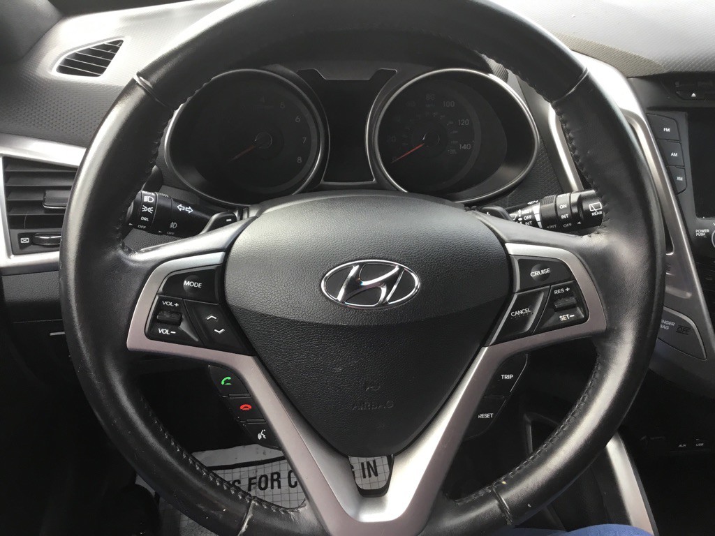2016 Hyundai Veloster Image 7