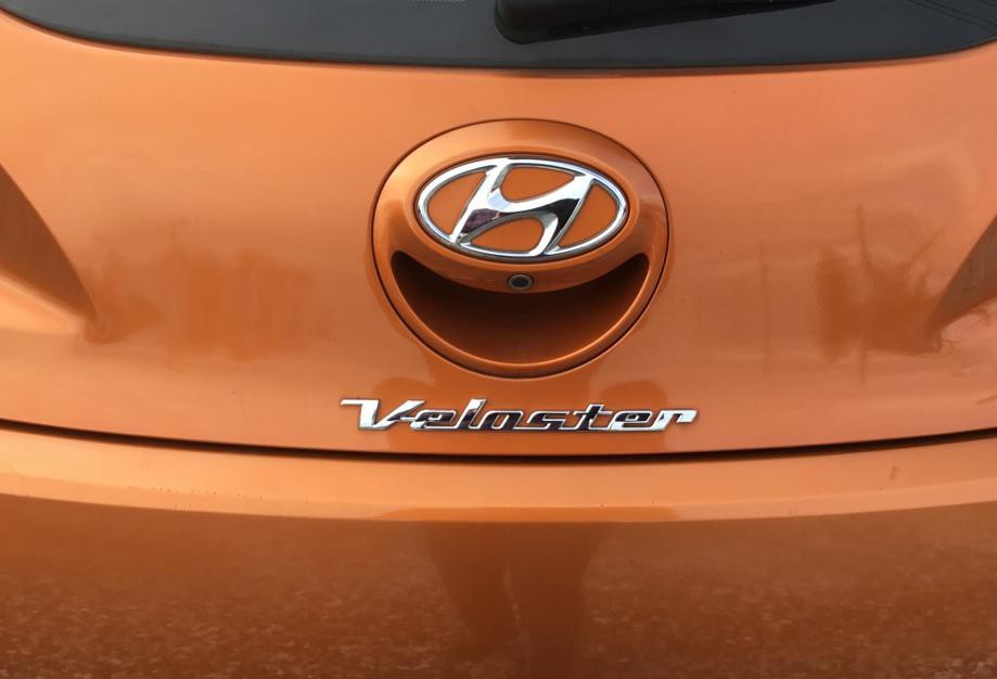 2016 Hyundai Veloster Image 14
