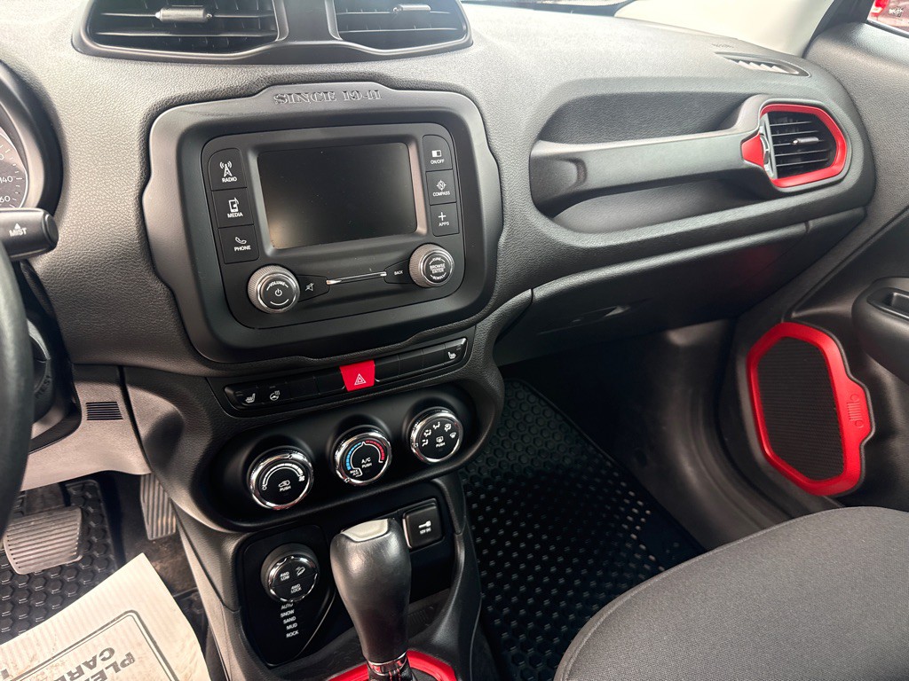 2016 Jeep Renegade Image 10