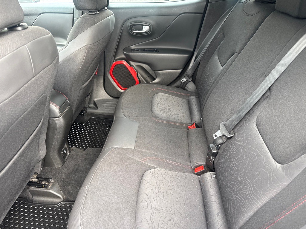2016 Jeep Renegade Image 14