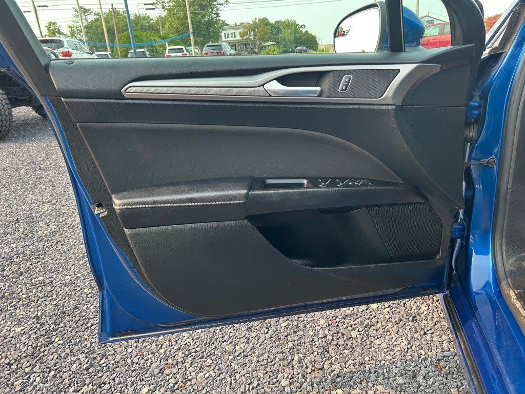 2017 Ford Fusion Image 4