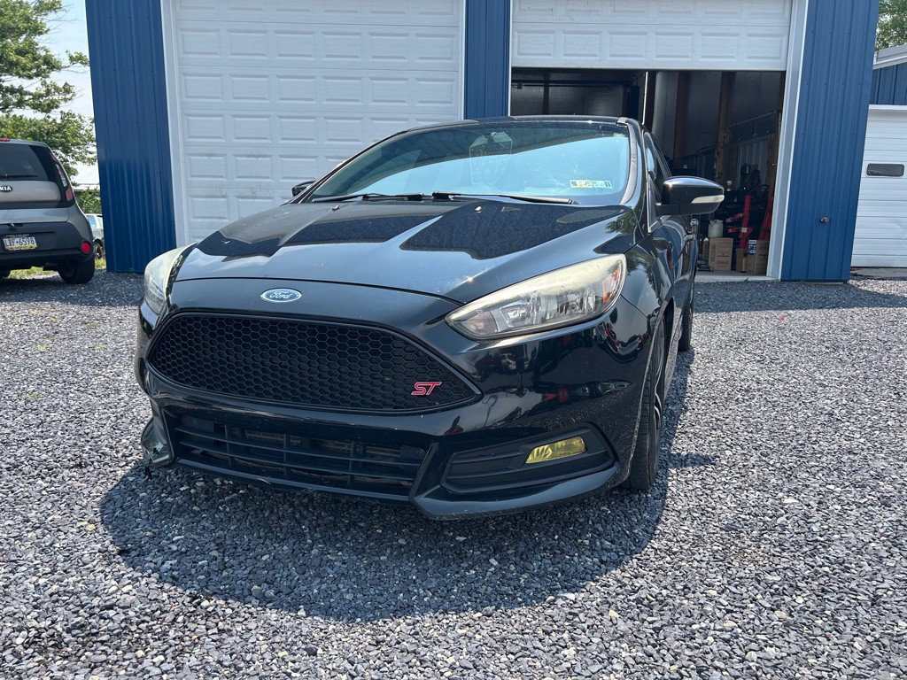 2016 Ford Focus Image 1