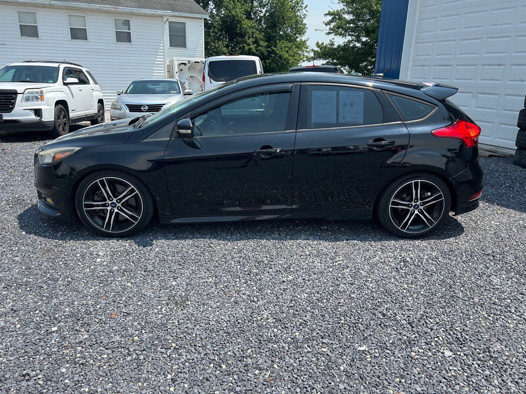 2016 Ford Focus Image 3