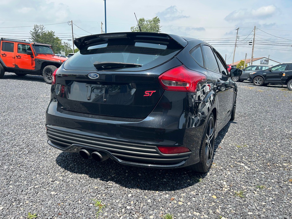 2016 Ford Focus Image 4