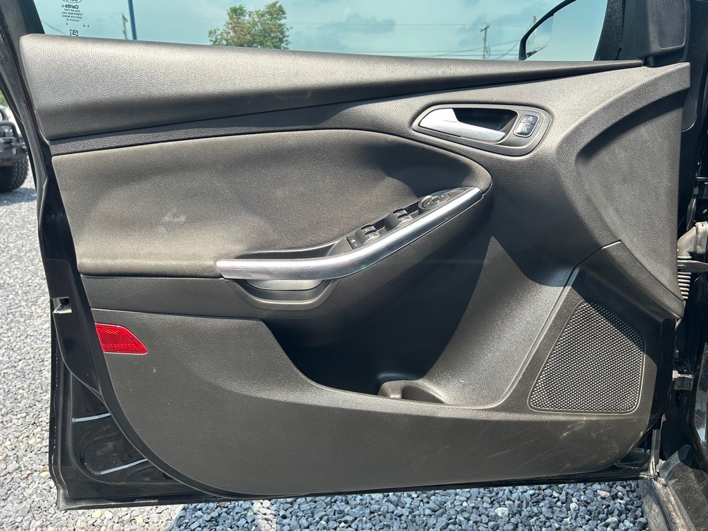 2016 Ford Focus Image 7